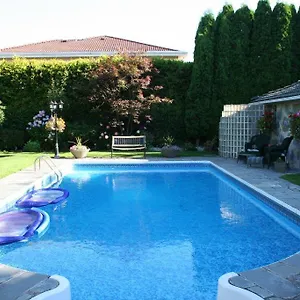 The Stone Hedge 3*, Richmond Canada